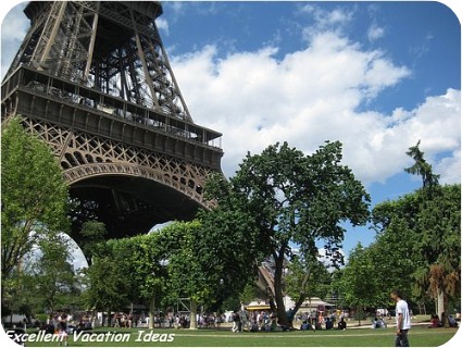 Pictures of the Eiffel Tower