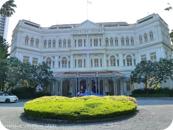 The beautiful Raffles Hotel in Singapore